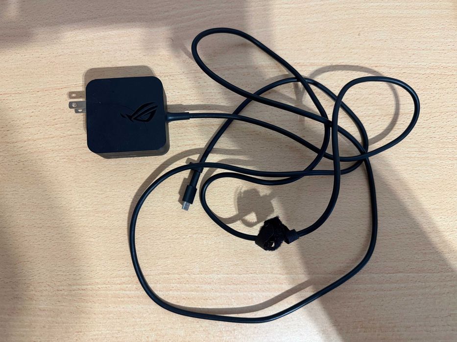 Asus ROG Ally Z1 Extreme + Оригинални аксесоари