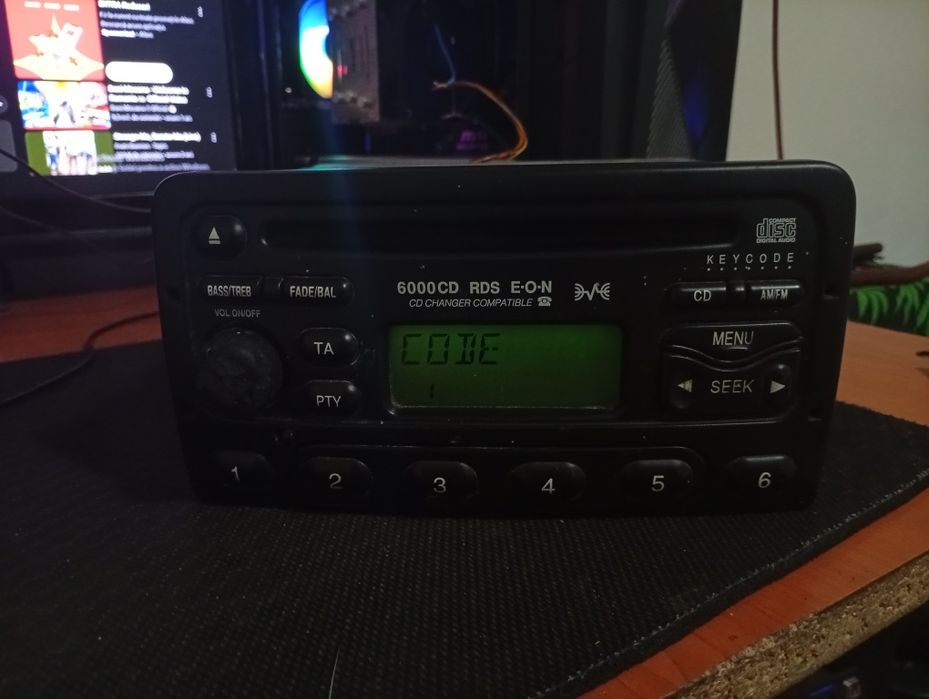 Vând casetofon Ford focus st1 stare buna