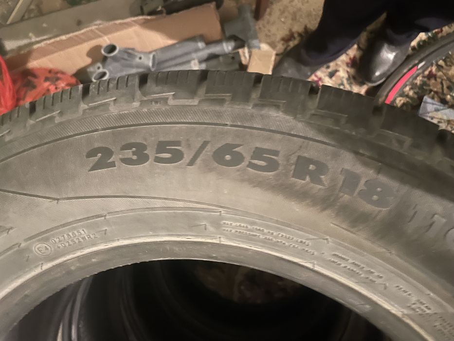 Шина зимний комплект почти новый