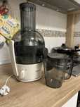 Storcator de fructe si legume Philips