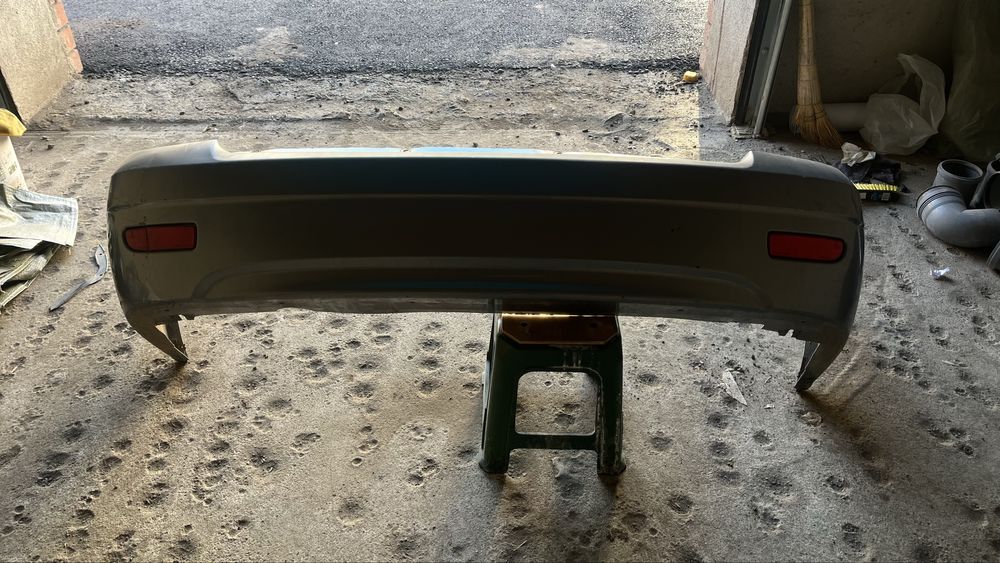 Продам бампер на приору хетчбек задни