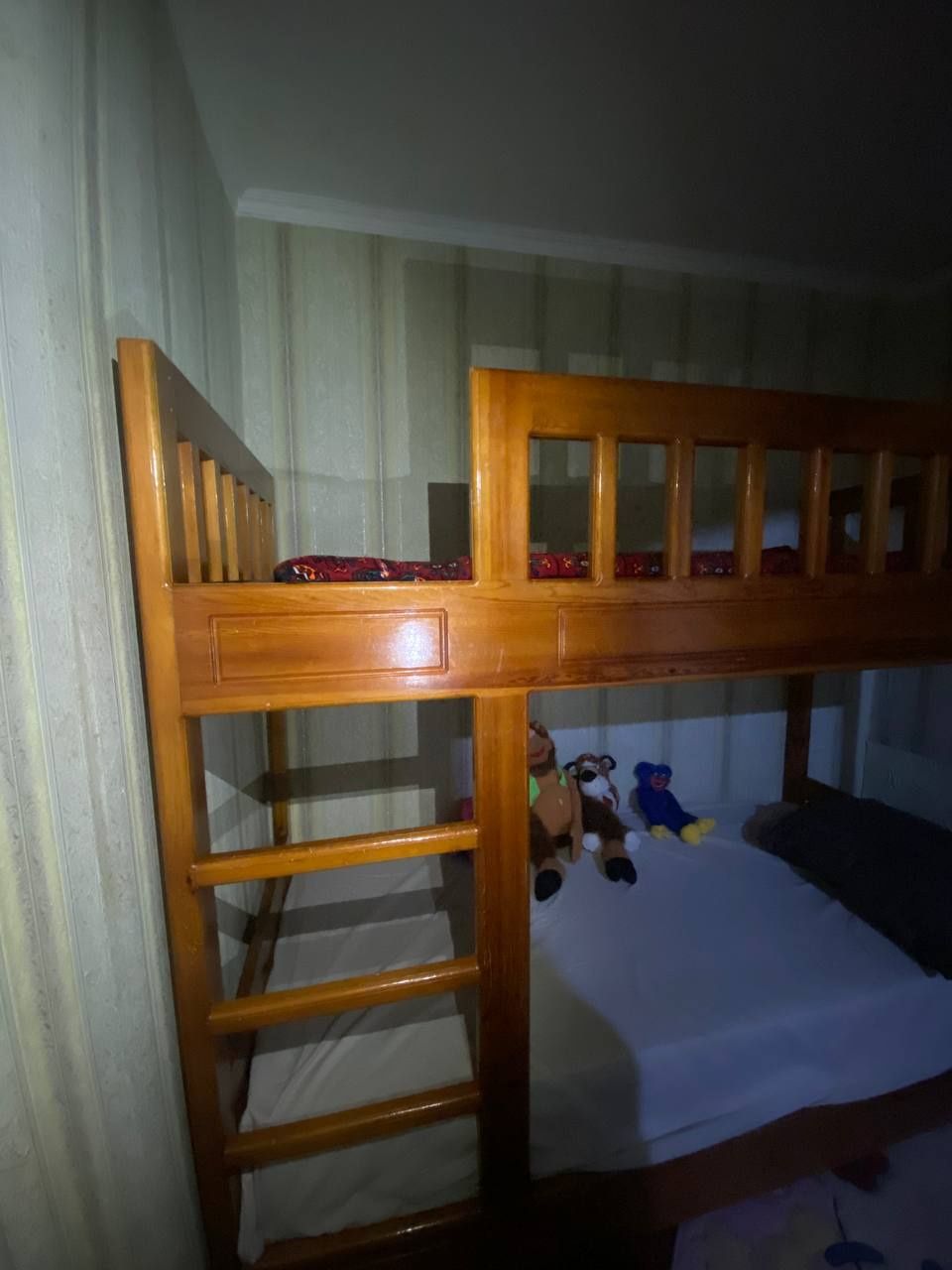 Продаётся кровать 2х ярусная почти новая
