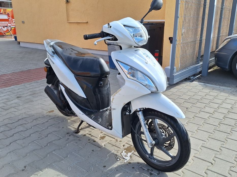 Honda Vision 49cm 4 timpi An 2012