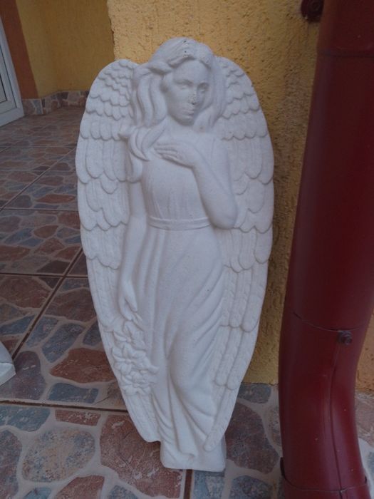 ingeri ornament gradina/ loc de veci