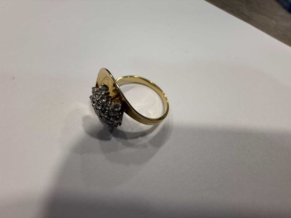 Златен пръстен с камъчета 14К – 3,68 г