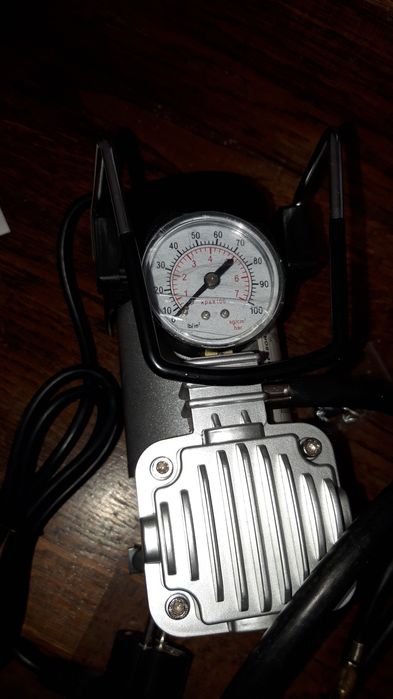 Compresor auto 220 v. Cilindru mare. Nou!