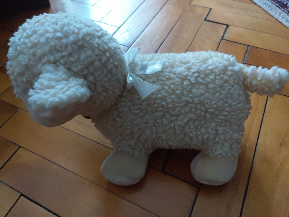 Плюшена играчка овца