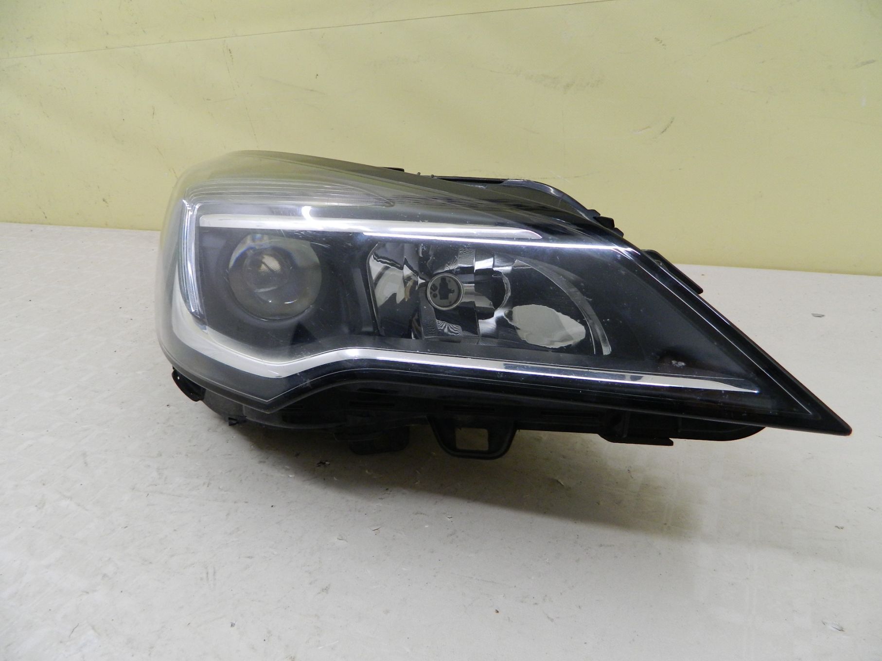 Far dreapta Opel Astra K Halogen, 2015, 2016, 2017, 2018, 2019, 2020, cod origine 13401142.