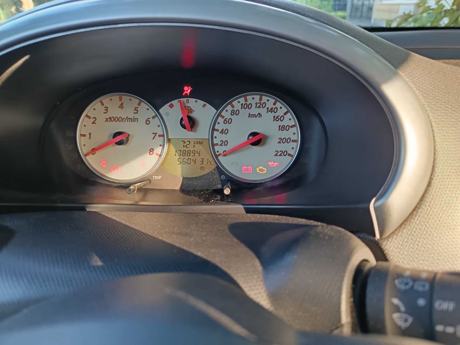 Vând Nissan Micra Eladó