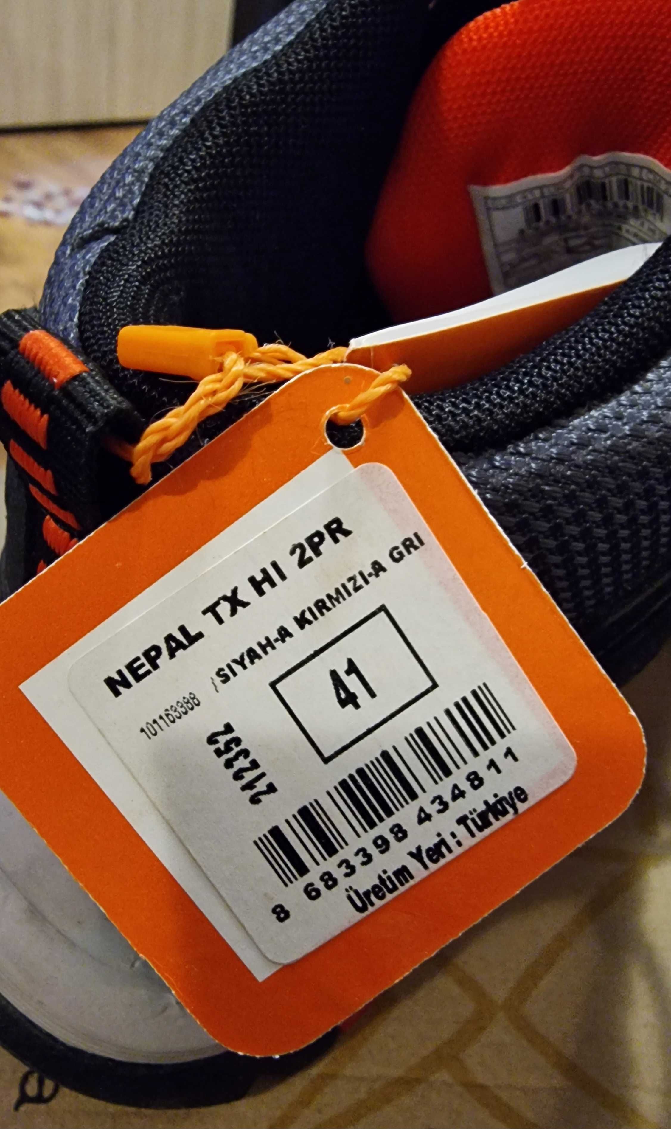 Нови, яки, зимни обувки Kinetix на ТОП цена-41 номер, + 40 и Марат. 41