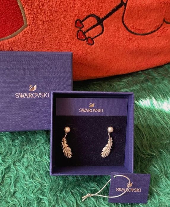 Обеци Swarovski,оригинални ,с кутия