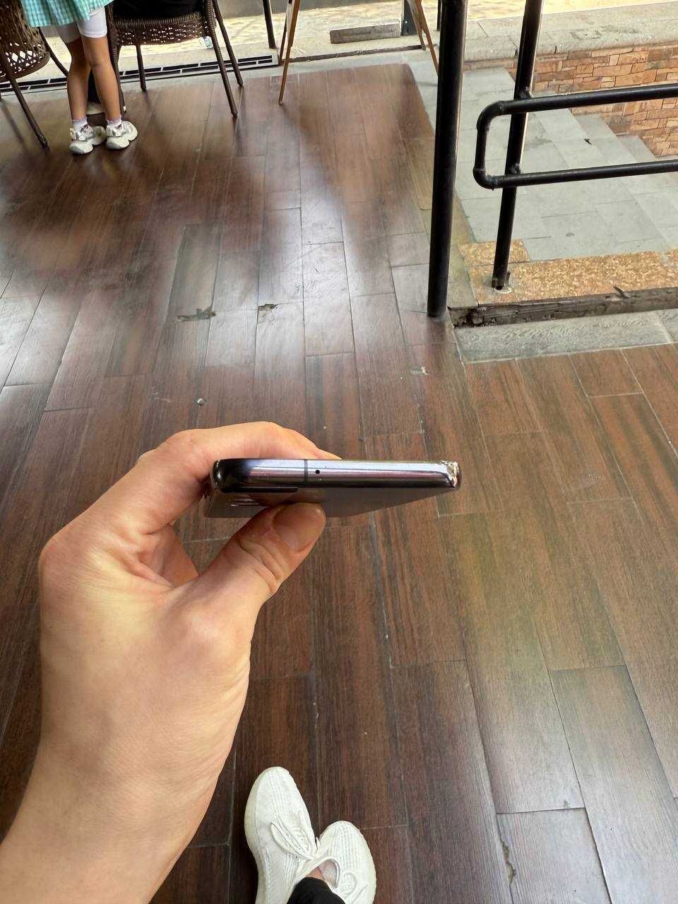 Продам Samsung s22