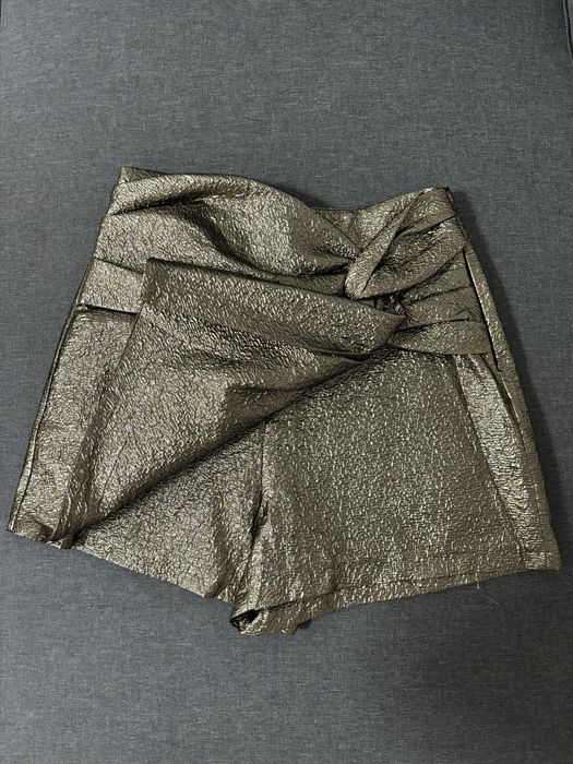 Zara златна пола-панталон, размер М