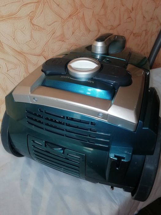 Пылесос VITEK продам