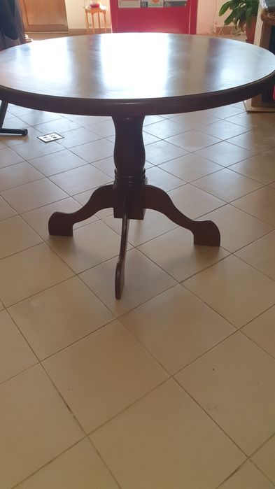 Masa rotunda lemn masiv