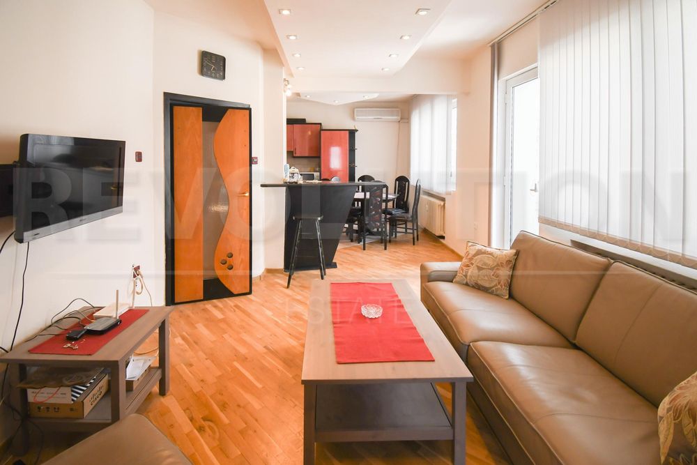 Продава се Тристаен апартамент в София, Медицинска академия - 98 кв.м за 3164 €/кв.м - Снимка #1