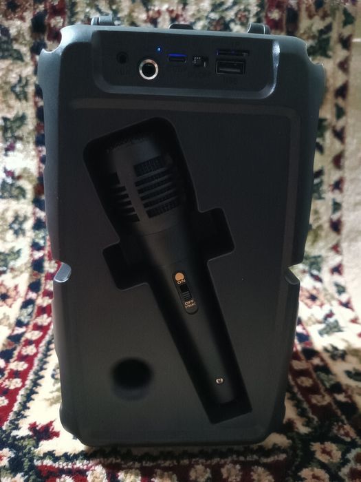 Продам новую музыкальную блютуз колонку