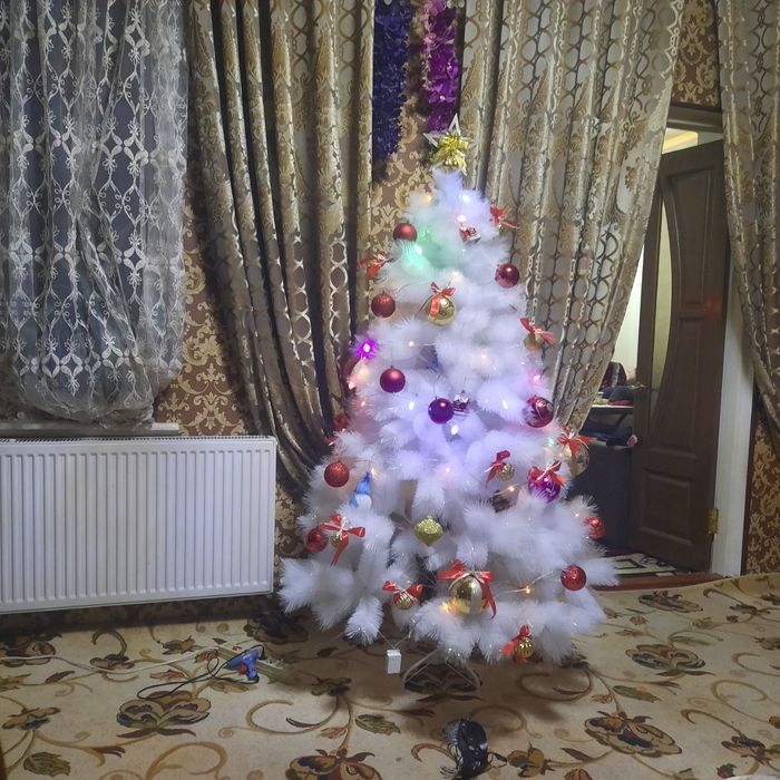 Праздничная ёлка искусственная со склада