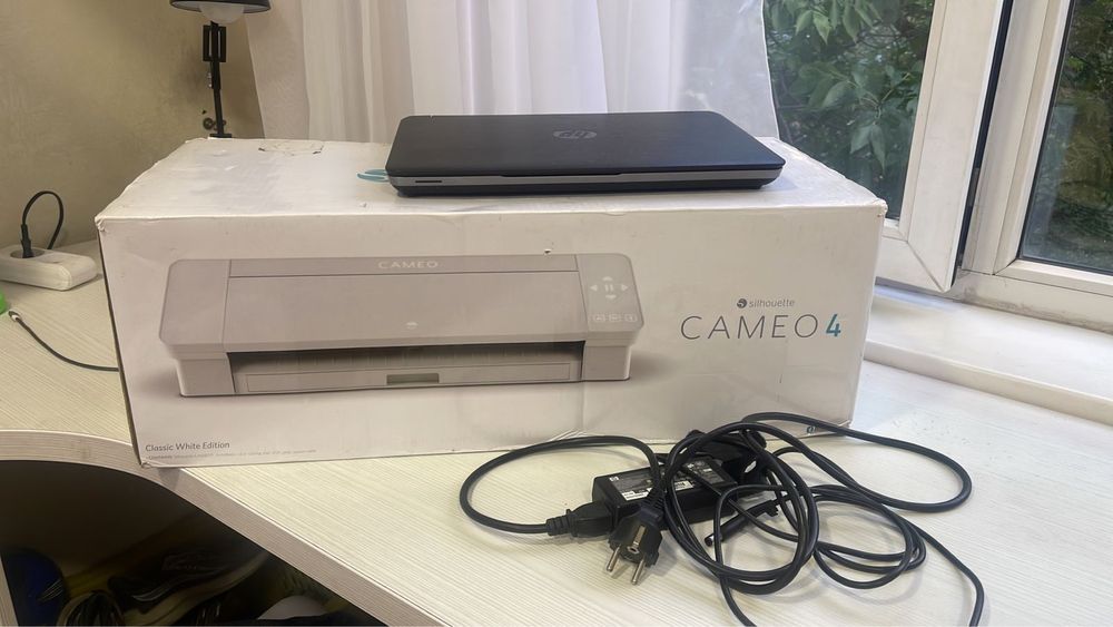 Режущий плоттер Silhouette CAMEO 4+ ноутбук