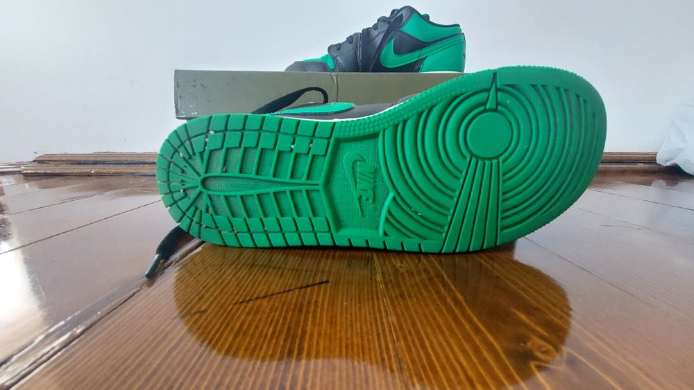 Jordan 1 low " Lucky Green"