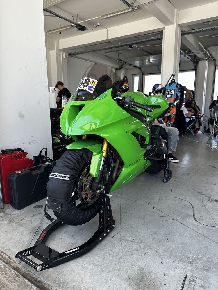 Kawasaki Ninja ZX6R 636