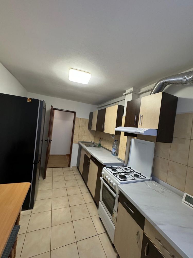 Inchiriez apartament 2 camere zona Canta
