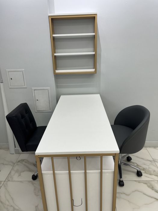 Маникюрный стол в аренду