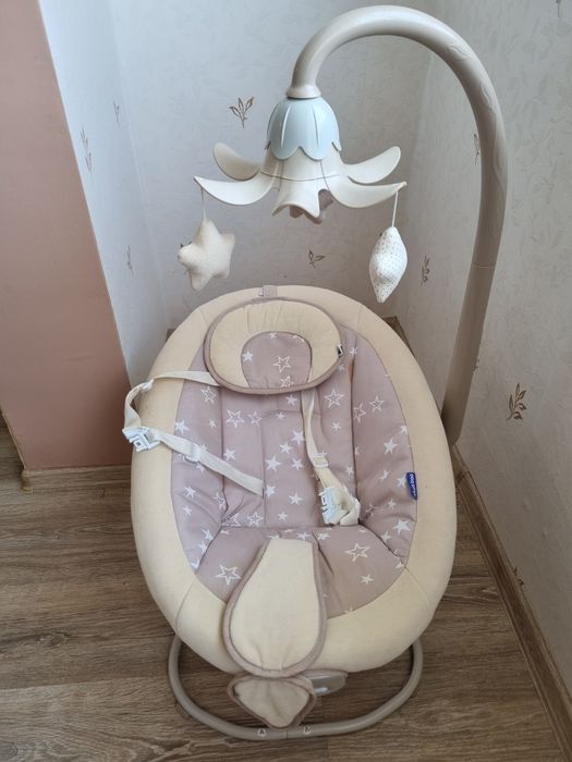 Детски столчета и играчки