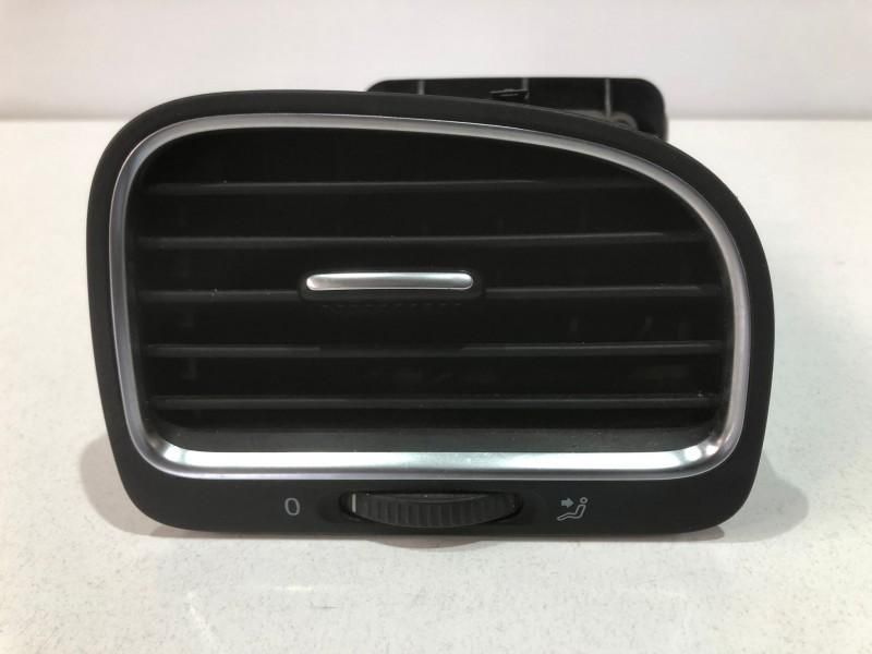 Set grile ventilatie stanga si dreapta fata 5k0819710c Volkswagen VW