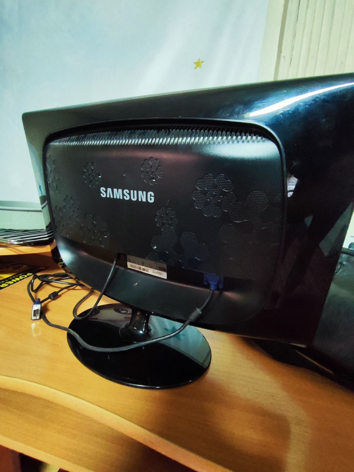 Монитор Samsung SyncMaster 2433 — 24 дюйма, Full HD