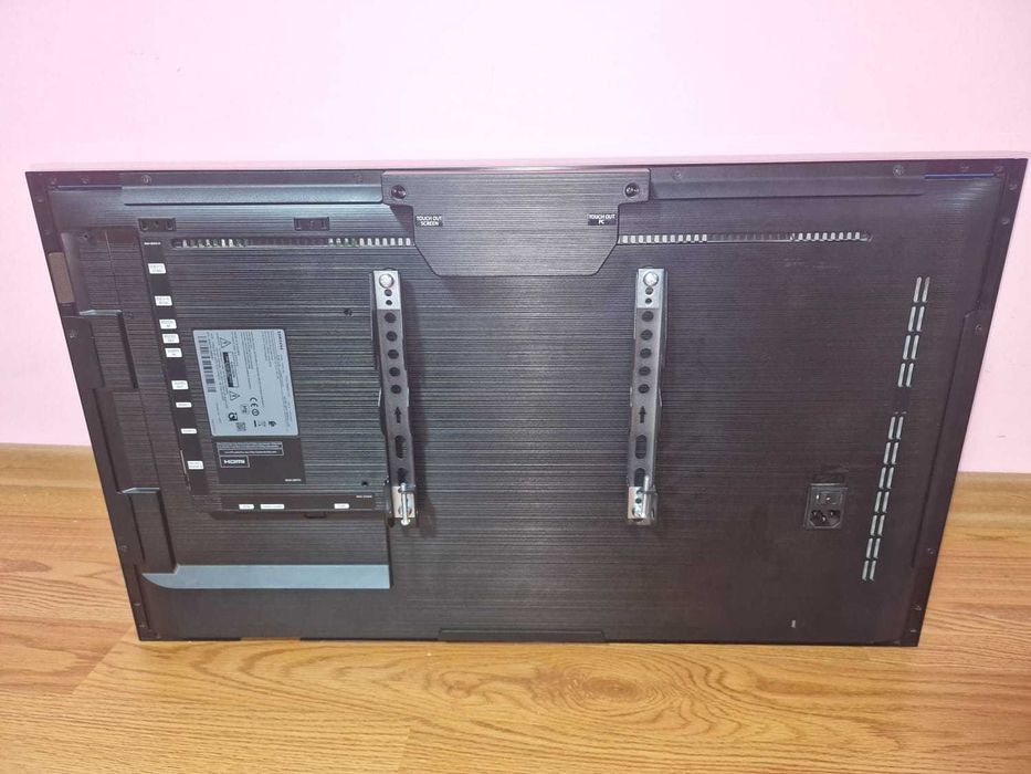 Monitor Samsung(32 inch) cu touch-screen + support perete