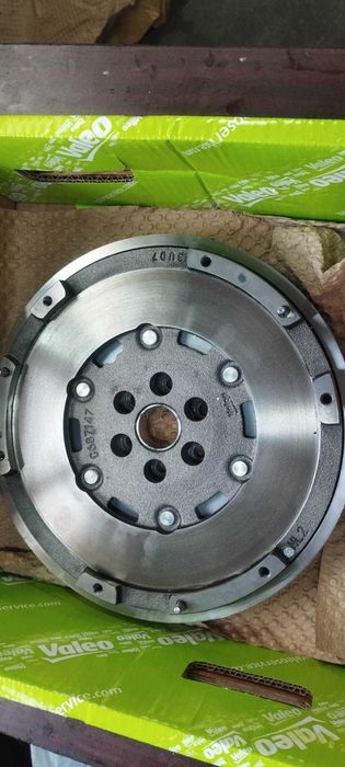 Продавам чисто нов съединител VALEO  за PEUGEOT 308, CITROEN C4 ,OPEL
