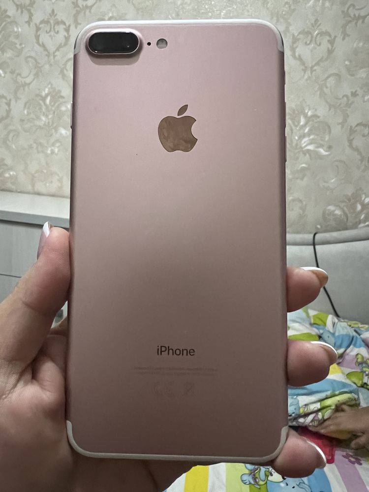 Продам iPhone 7+, 32 Гб