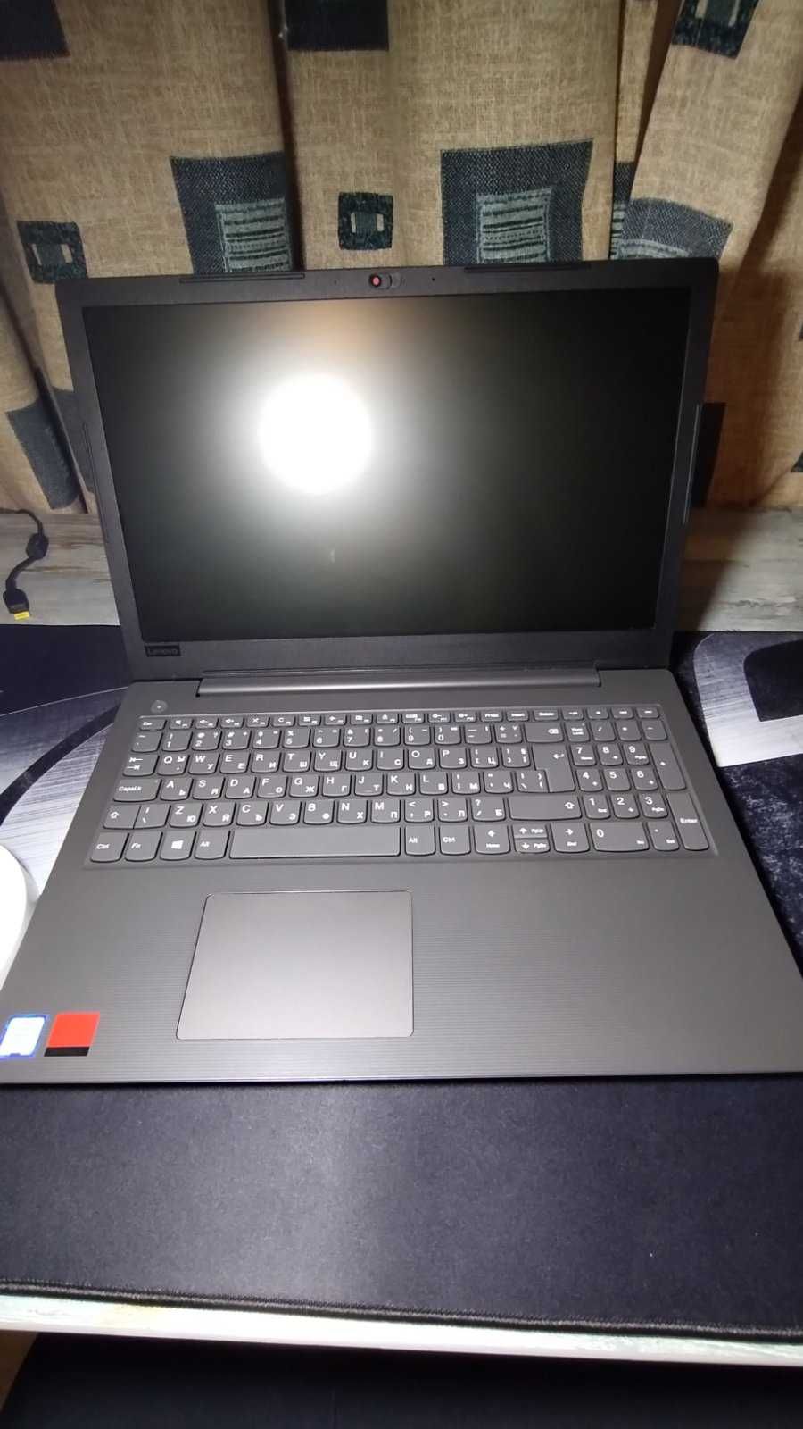 Лаптоп LENOVO V130