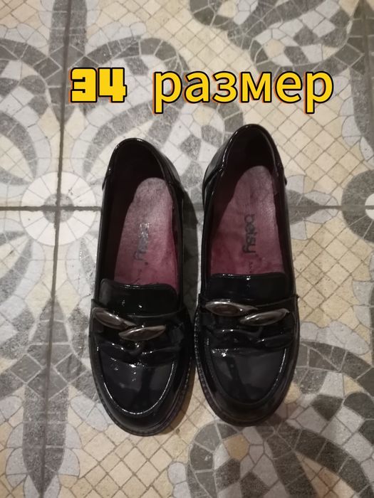 Продам детскую обувь