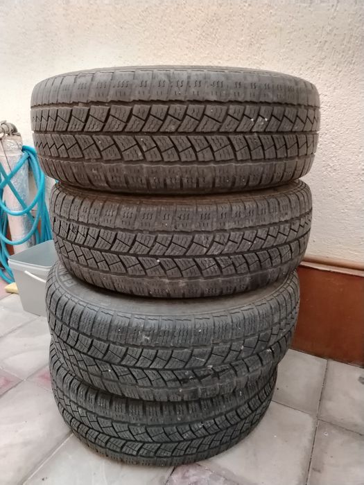 Vând 4 roți de iarnă 185/65/15