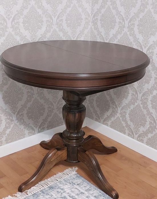 Срочно !!! Продам стол для гостиной.. дерево