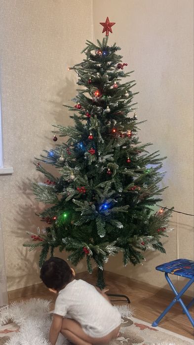 Ёлка искусственная