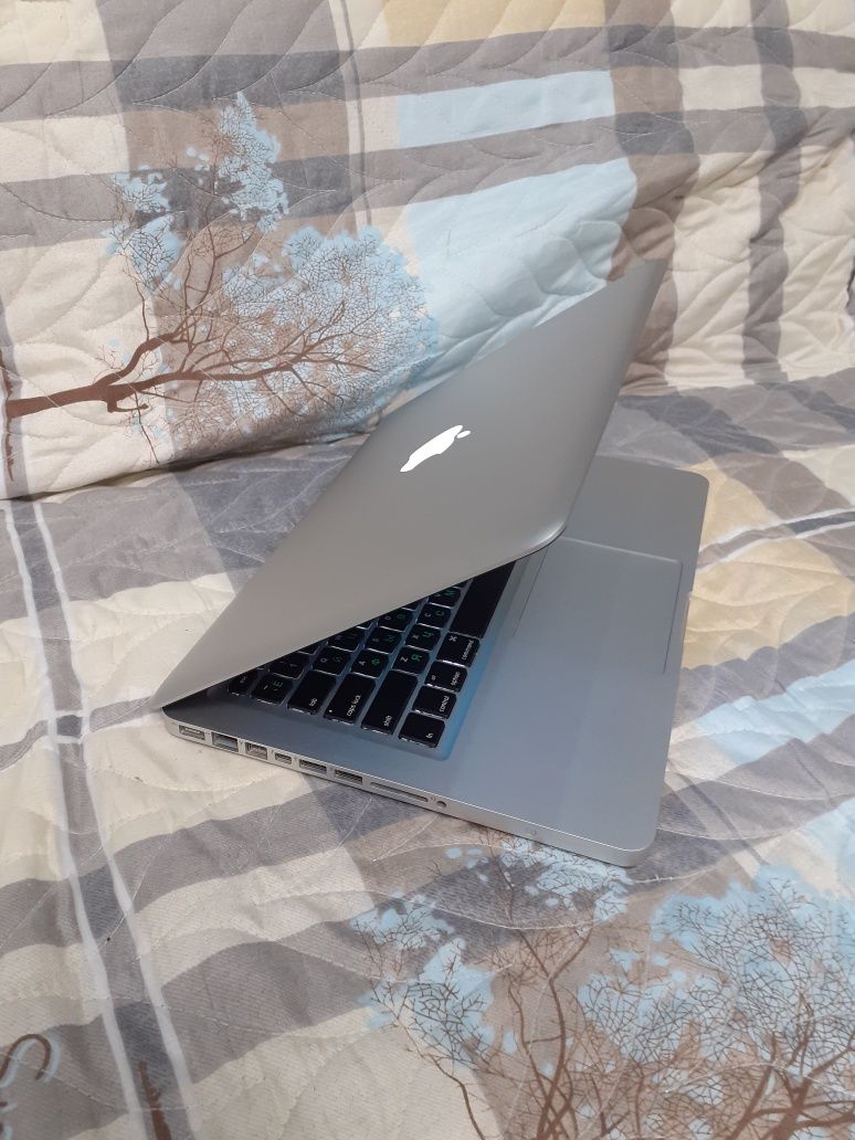 СРОЧНО!!!Продается  Macbook pro 11 late 2011