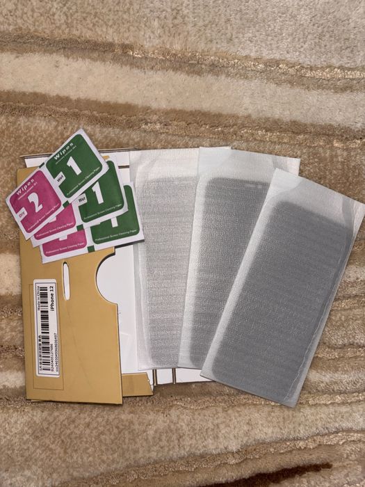 Vand set accesorii iphone 12