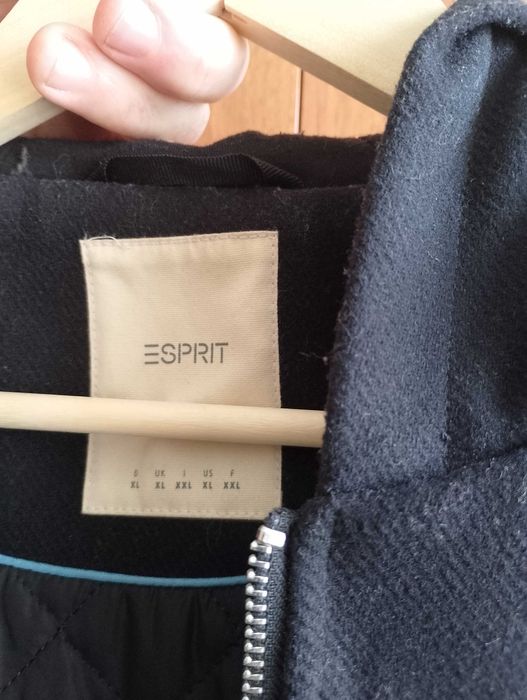 Дамско палто марката Esprit