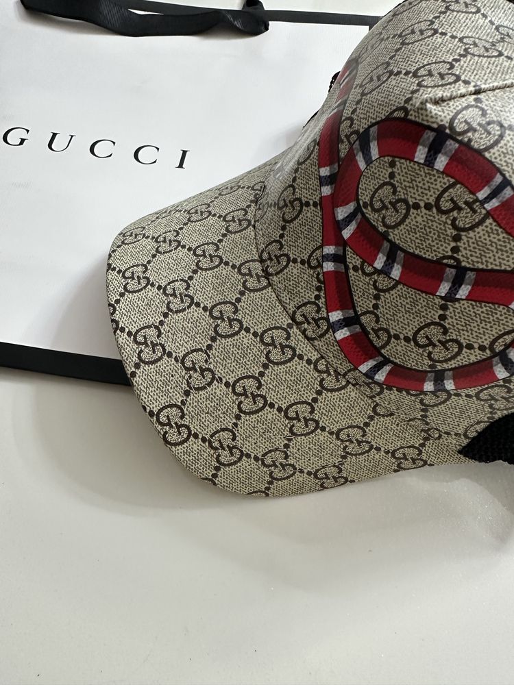 Шапка с козирка  Gucci