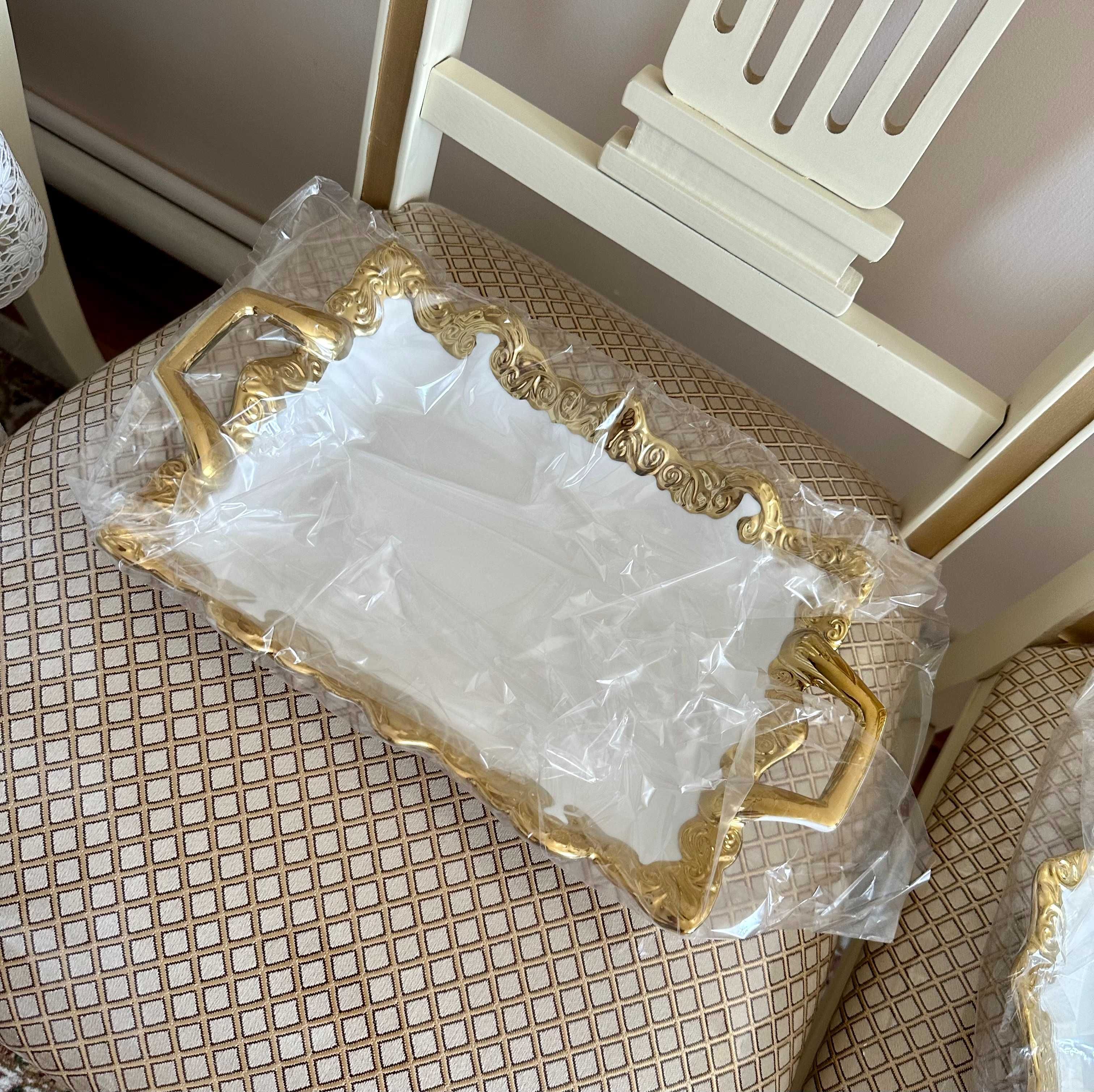 "Royal" - Белая посуда с золотой каймой