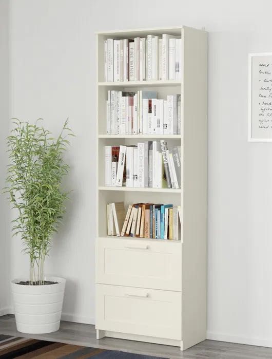 Стеллаж из ИКЕА.