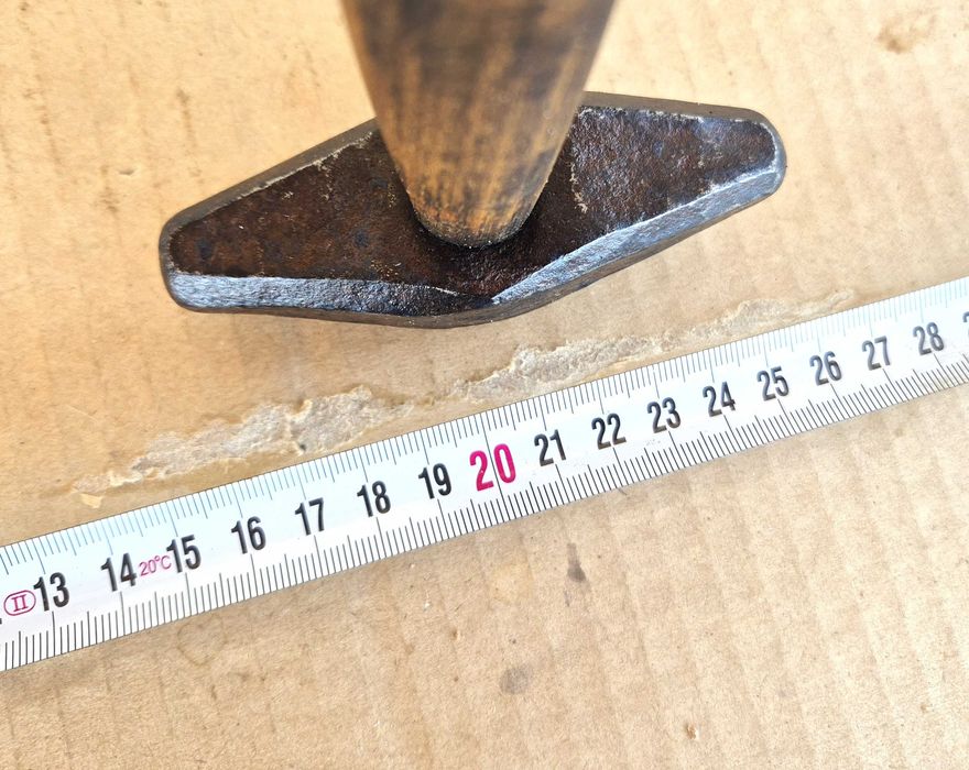 Старо каменоделско  сечиво