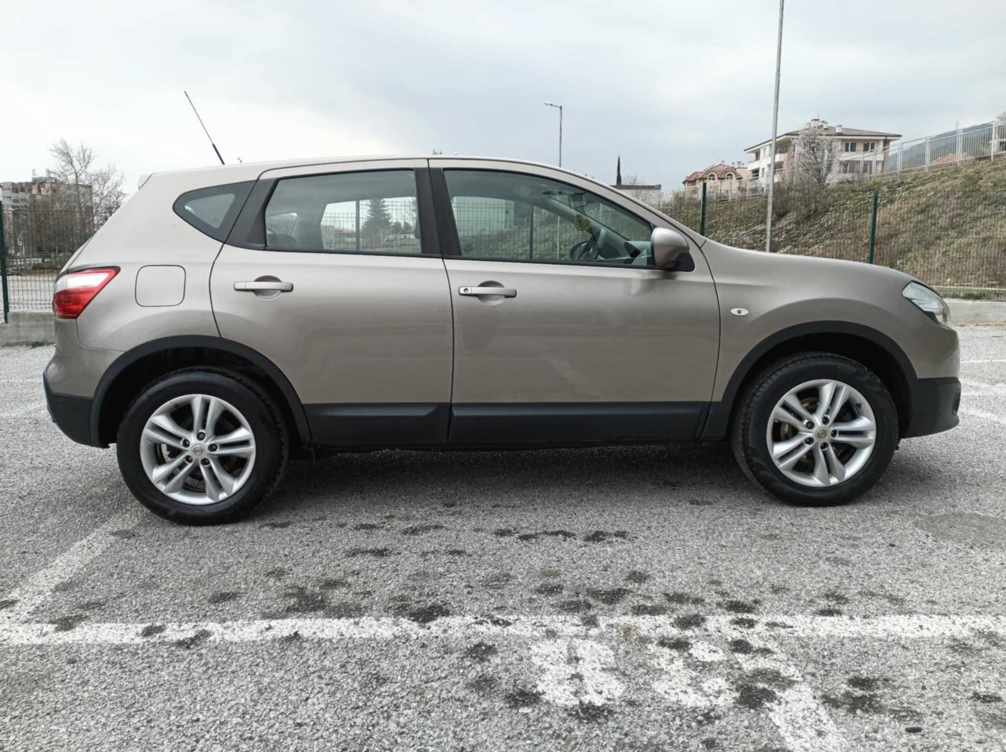 Nissan qashqai 1.6  бензин  2014
