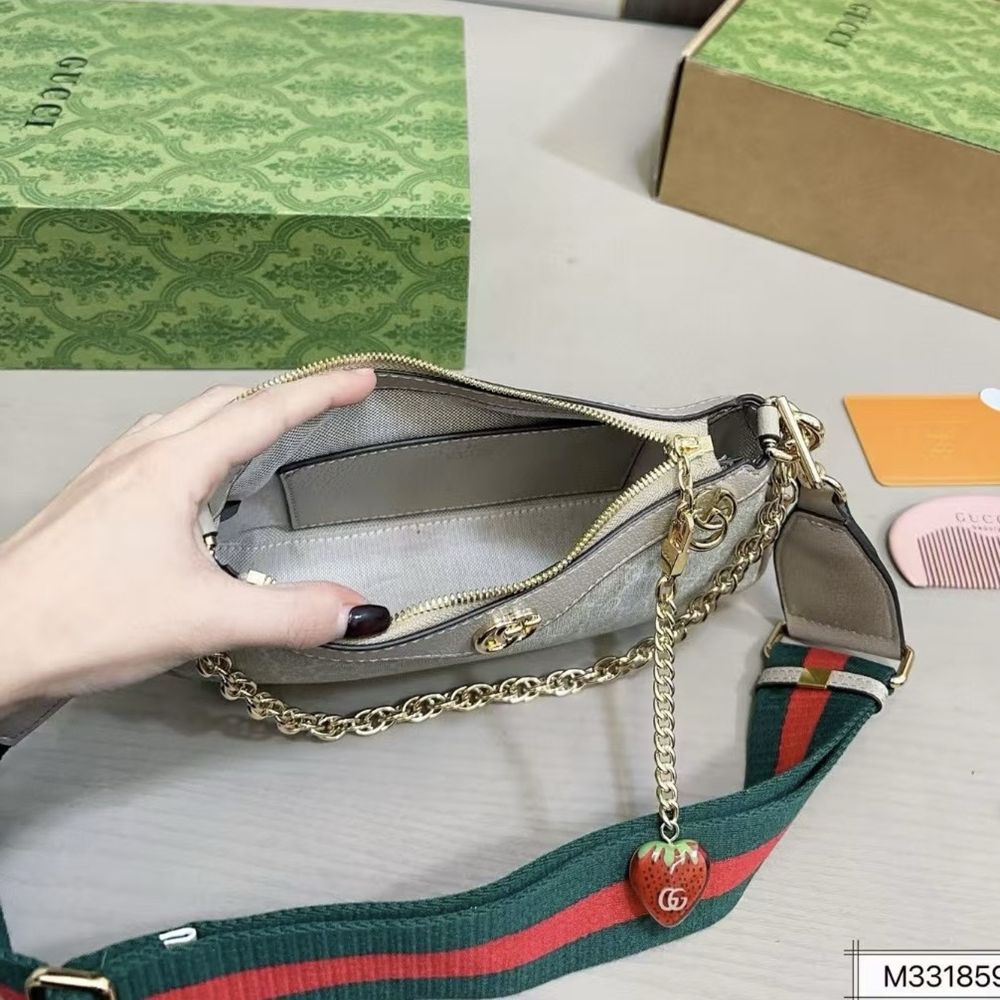Чанта gucci чисто нова