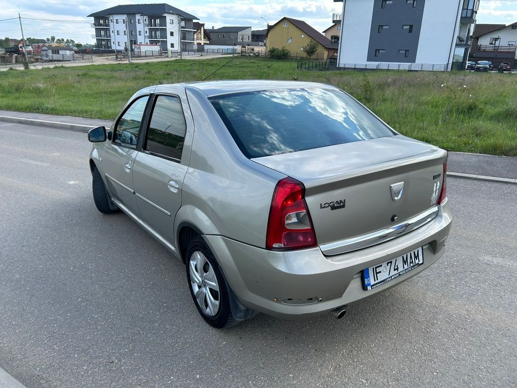 Dacia logan  2010   1.5