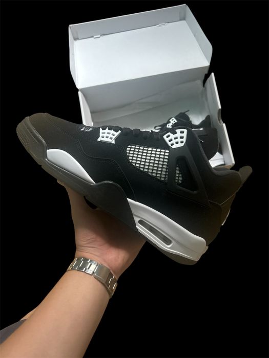 Jordan 4 White Thunder