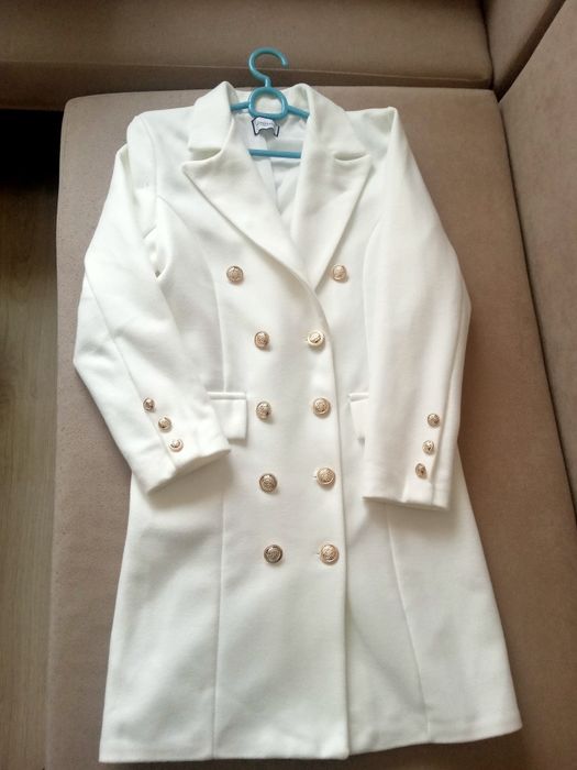 Продавам палта.зимно и преходно